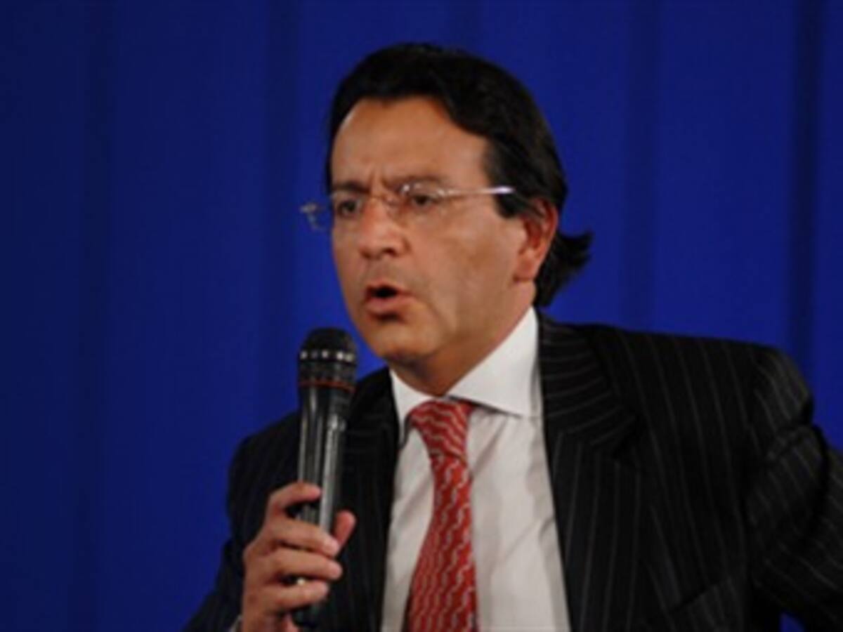 Citan a interrogatorio a Edmundo del Castillo por ‘carrusel de contratos’