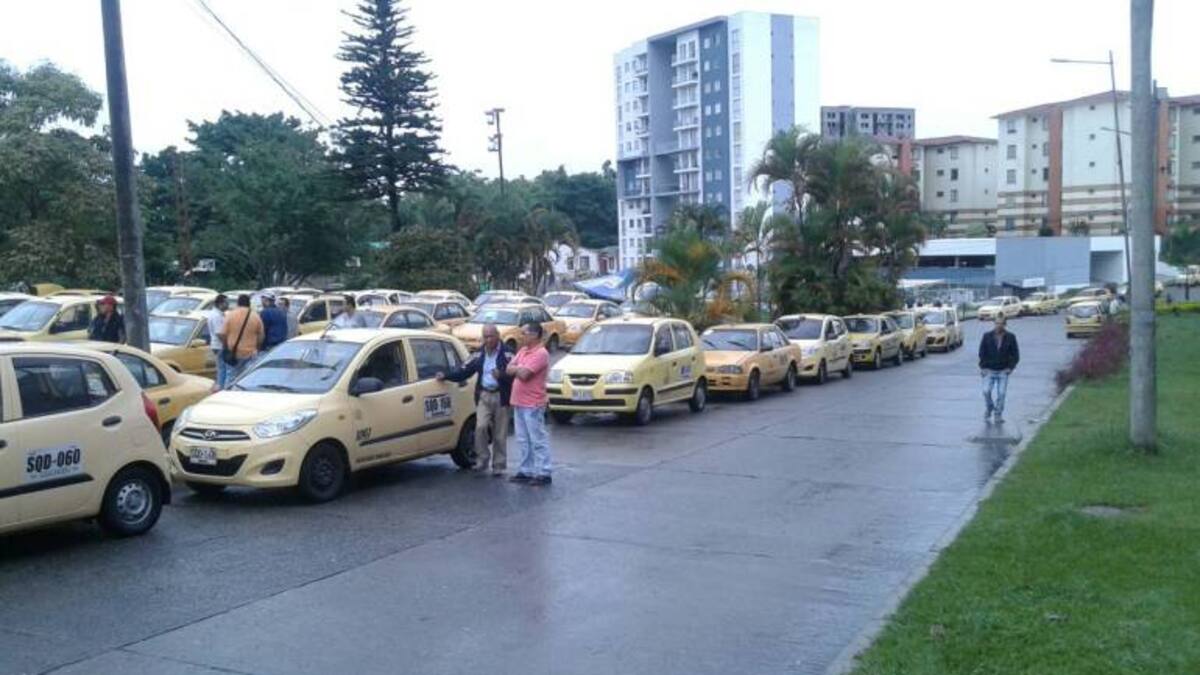 Lunes 23 de octubre sería la hora cero para paro nacional de taxistas