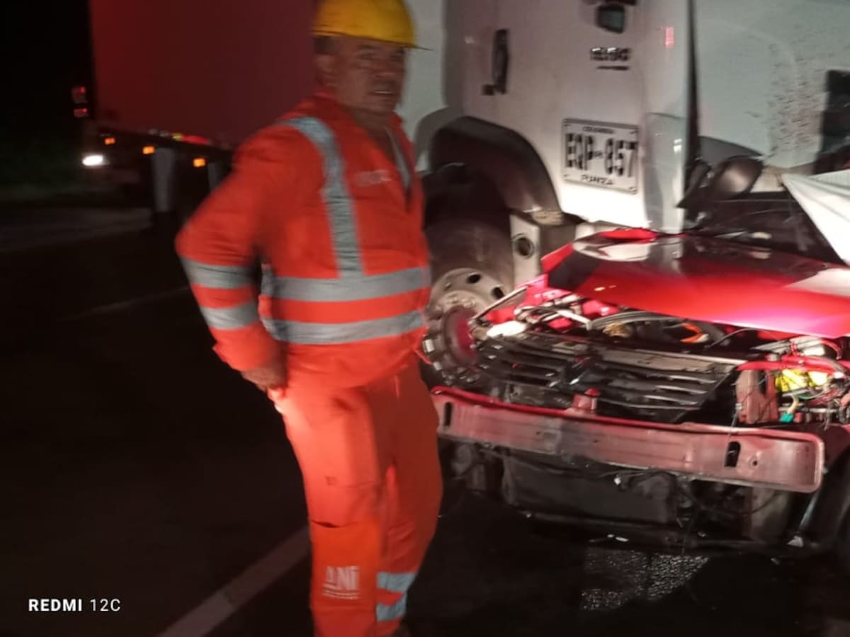 Grave accidente de tránsito en la vía Manizales - Medellín, dejó tres personas muertas