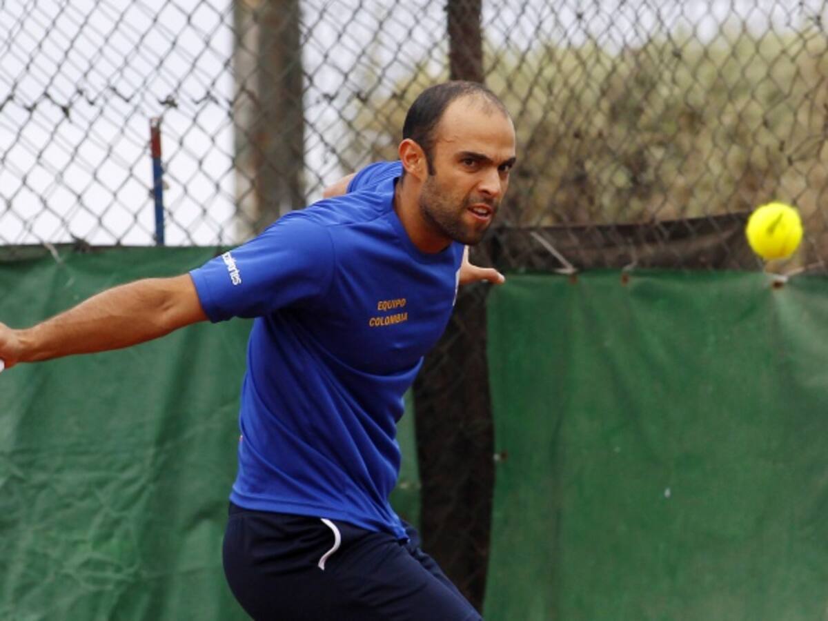 Farah y Cabal caen y Chile toma ventaja en la Copa Davis