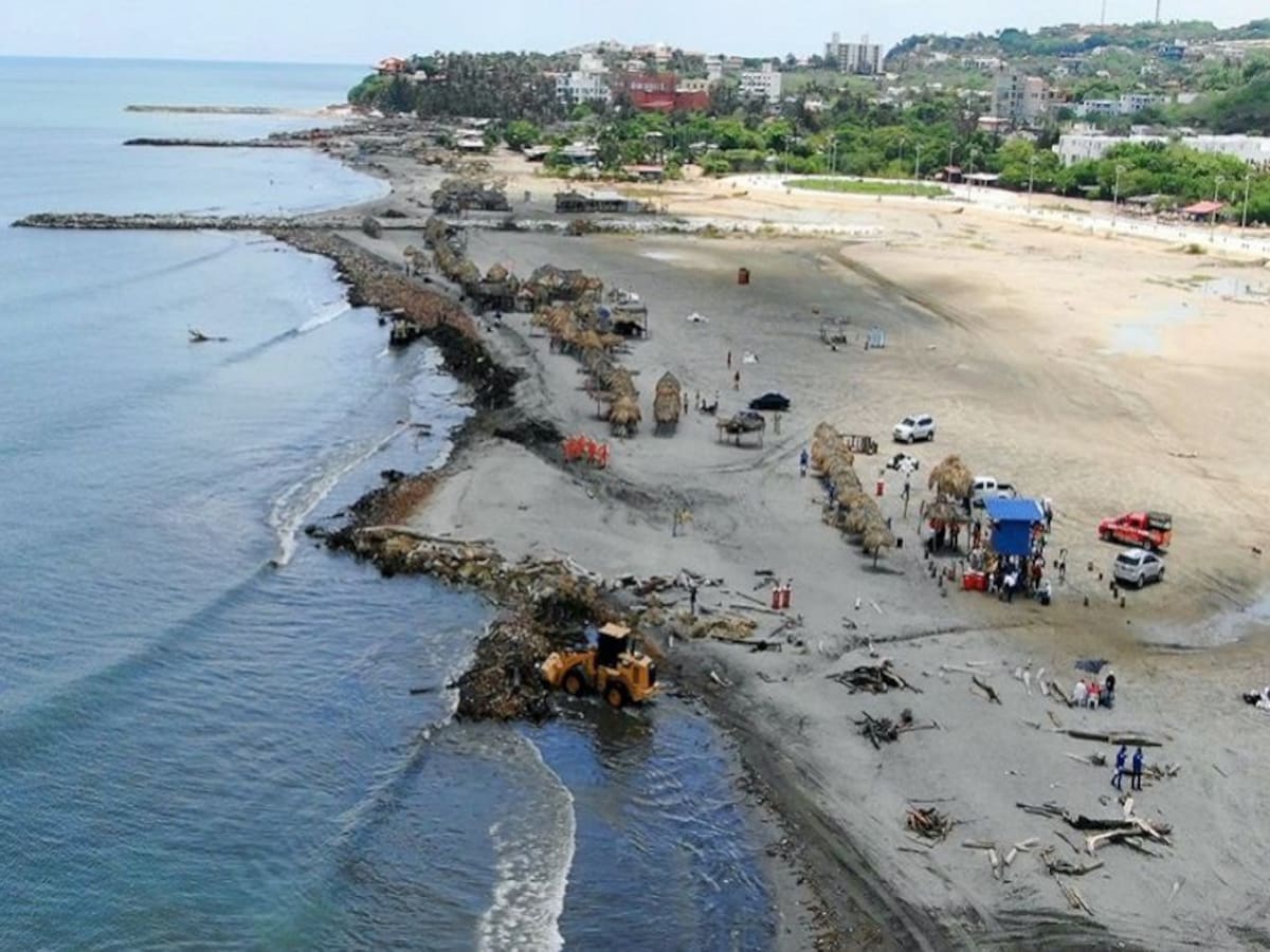 Imponen comparendo a pareja por realizar actos obscenos en playa de Puerto Colombia: esto se sabe