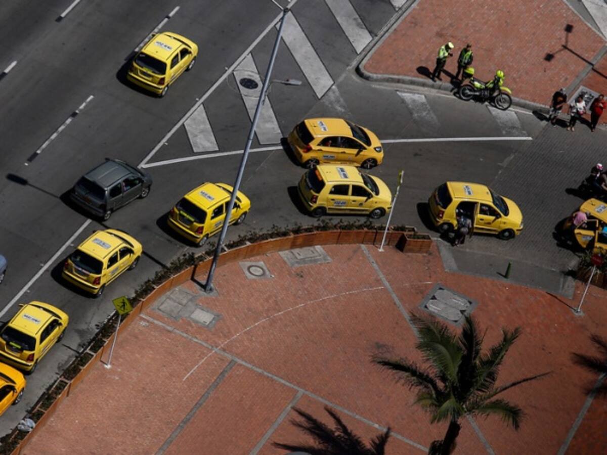 Comienzan a operar plataformas que reemplazarán los taxímetros en Bogotá