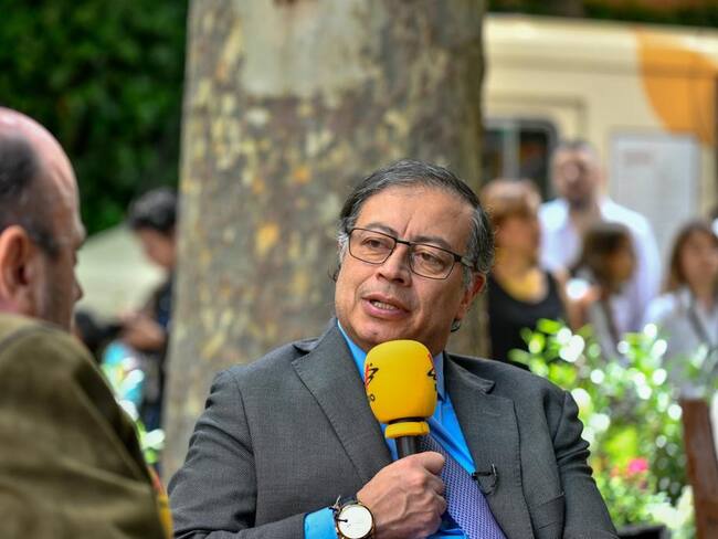 Gustavo Petro hace un balance del “balconazo” y de su visita a España