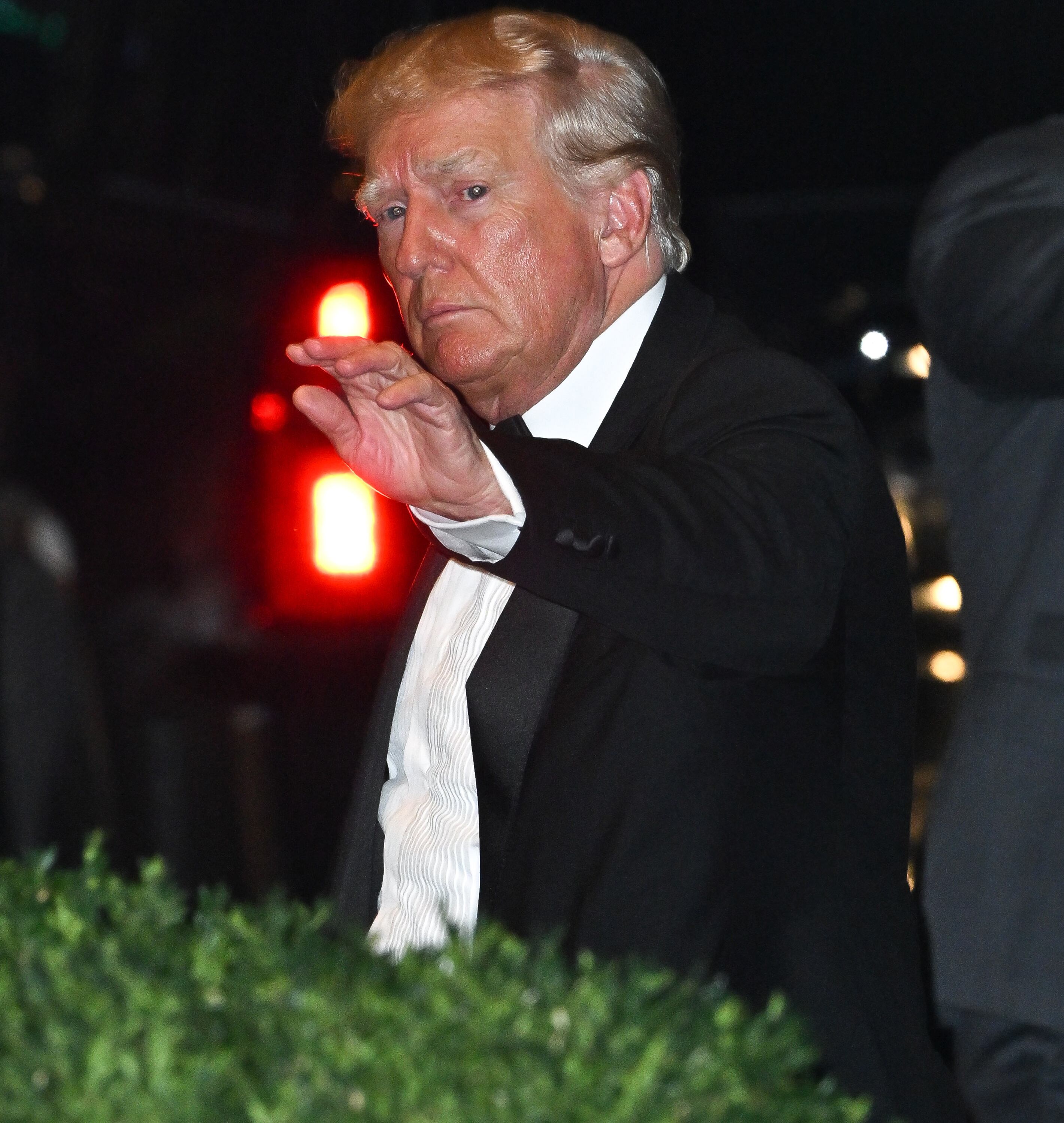 Congresistas republicanos piden apoyo financiero a seguidores de Trump para su litigio