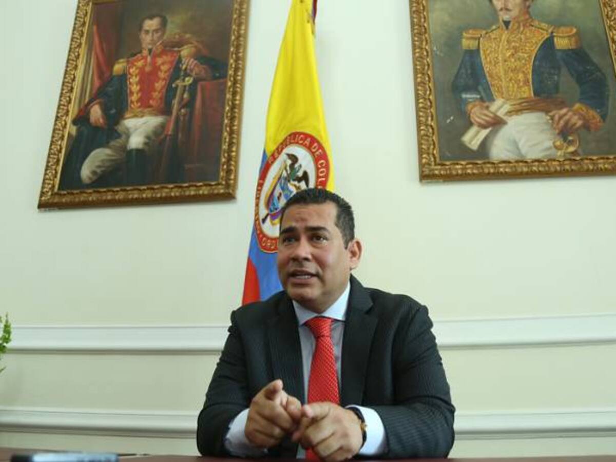 Presidente de Cámara pide a comisión de ética revisar actuación de Mockus