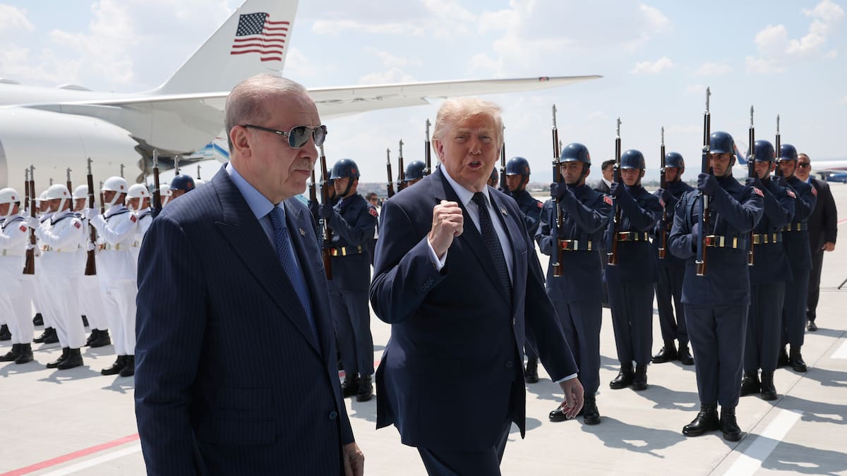 Donald Trump llegó a Ankara para participar en la cumbre de líderes de la OTAN