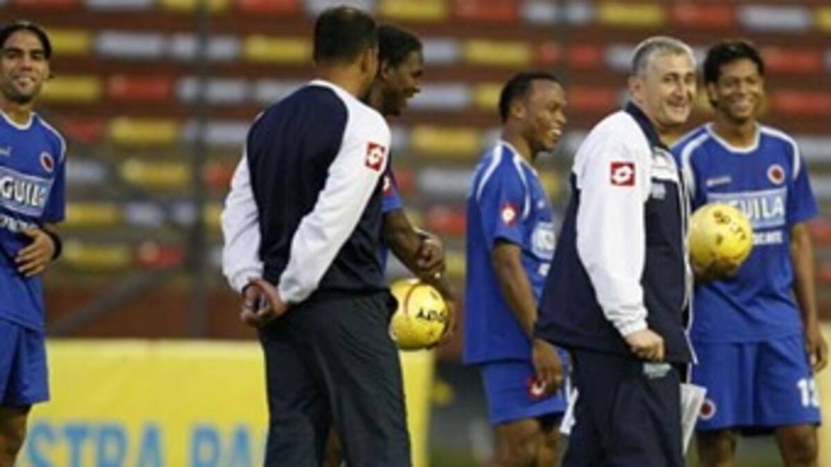 Selección Colombia de fútbol entrena con 23 jugadores en Medellín