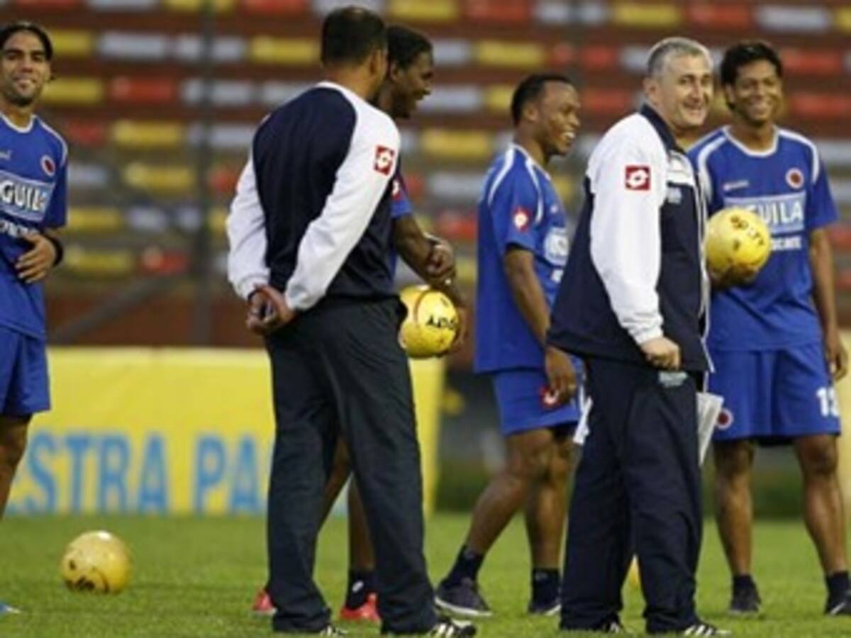 Selección Colombia de fútbol entrena con 23 jugadores en Medellín