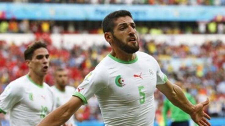 Rafik Halliche anota el 2-0 para Argelia sobre Corea