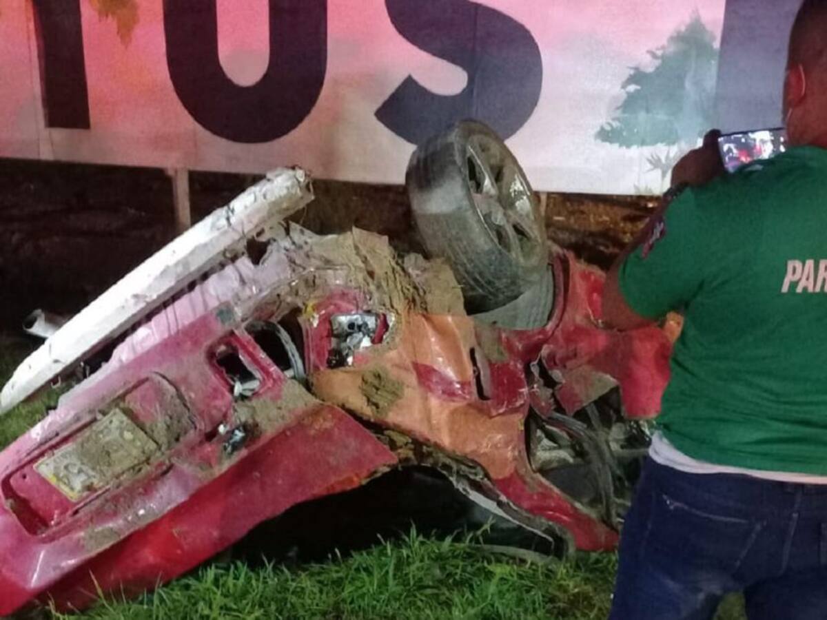 Un muerto y dos heridos dejó accidente en vía al mar