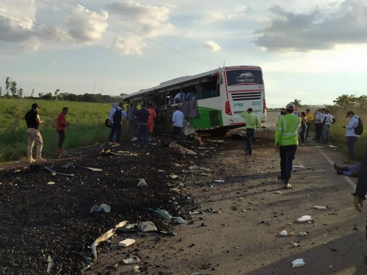 Tres muertos tras accidente de bus que transportaba empleados de Drummond