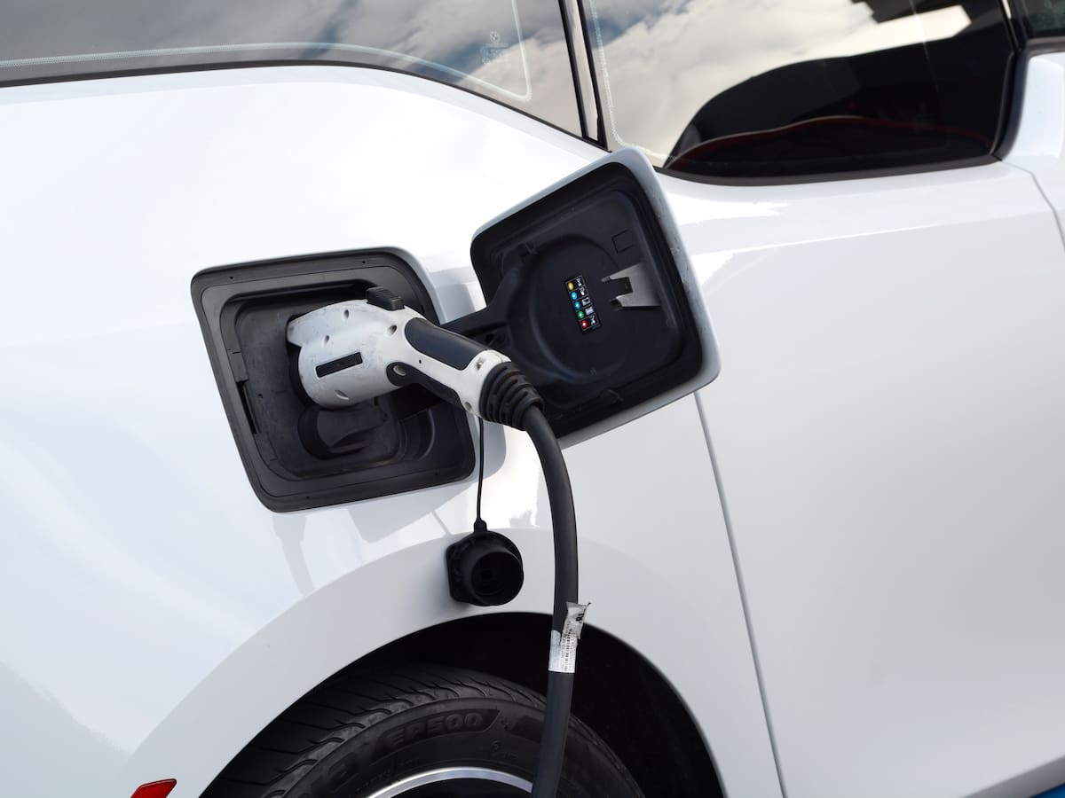 Carros eléctricos ahorran 3 millones de dólares diarios en Latinoamérica