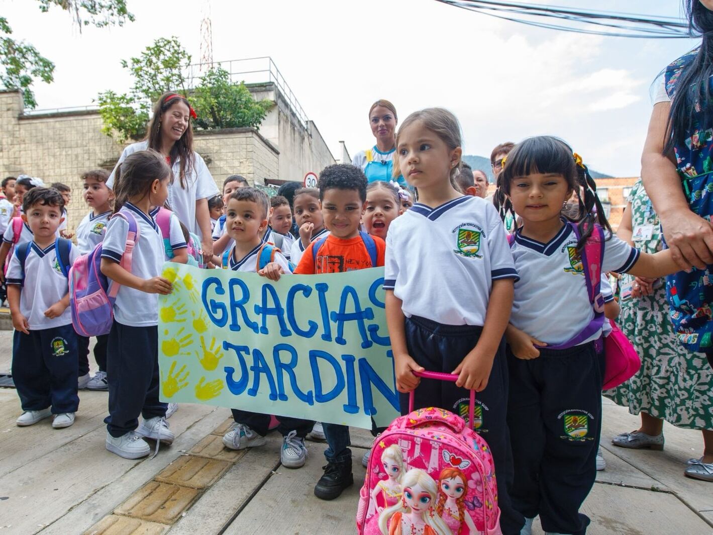 Entrega de la nueva sede Escuela Manuel Mallarino en el corregimiento San Antonio de Prado. Foto:Alcaldía.