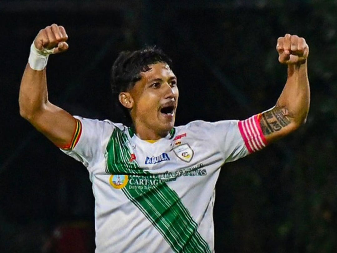 Fredy Montero celebra una de sus anotaciones con Real Cartagena / Twitter: @RealCartagena.