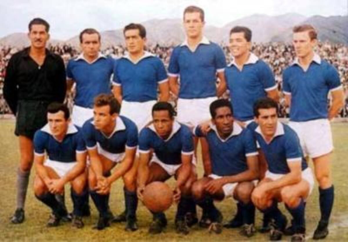 MILLONARIOS 1963DE PIE IZQ-DER: Centurión, Jamardo, Pibe Díaz, Castaño, Solorzano y Conrado ArangoABAJO IZQ-DER:  Pedro Gando, Romeiro, Klinger, Maravilla Gamboa y Pizarro