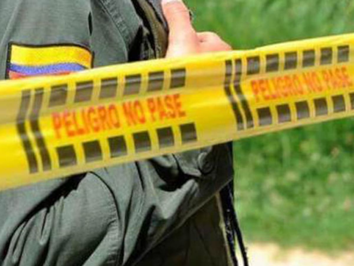 Hallaron el cuerpo de un joven en un vehículo abandonado en Bogotá