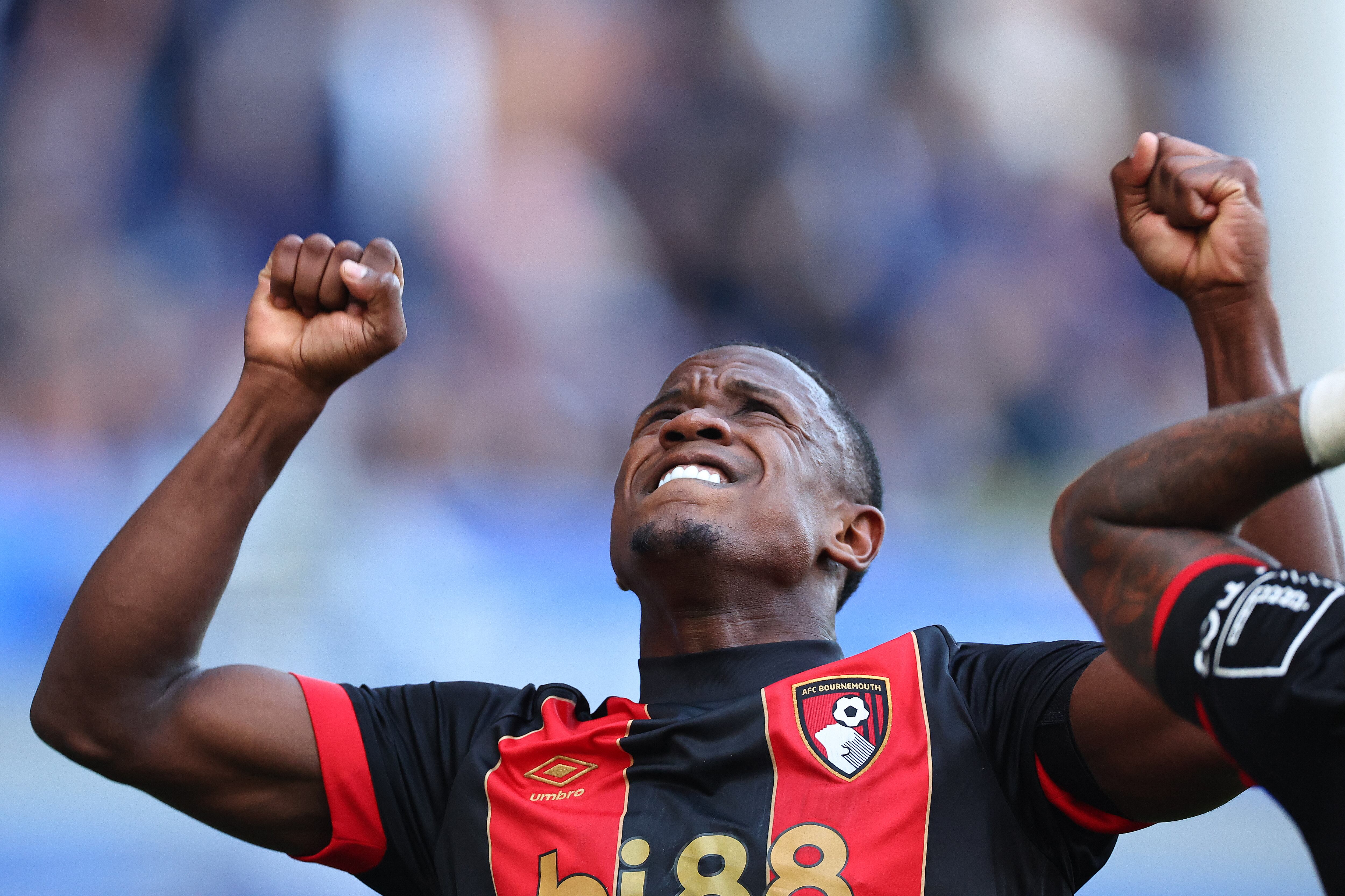 Luis Sinisterra festeja su gol para la victoria del Bournemouth 2-3 frente al Everton. (Photo by Robbie Jay Barratt - AMA/Getty Images)