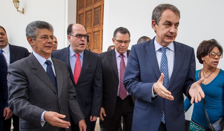 Rodríguez Zapatero concluye reunión con líderes de la oposición venezolana.
