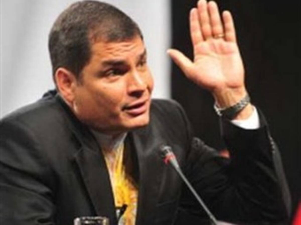 El presidente de Ecuador asistirá a la posesión de Juan Manuel Santos