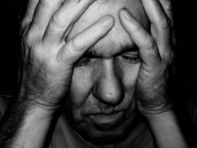 Auto medicarse empeora el dolor de cabeza y puede generar cefalea por abuso de analgésicos: Javier Darío Triana