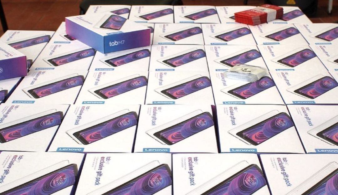 Donan tabletas y SimCard para las instituciones educativas de Manizales