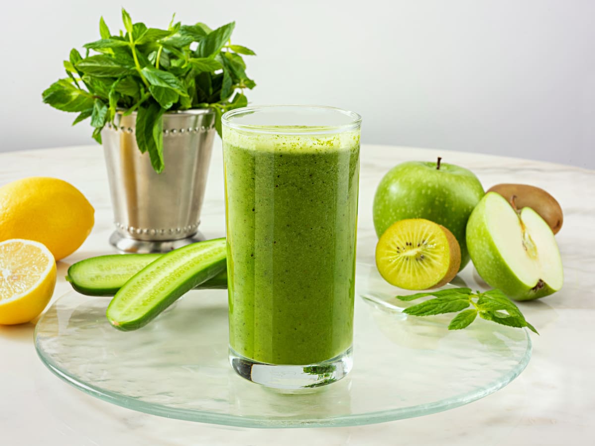 Tomar estos jugos en ayunas podría ayudarlo a adelgazar: ¡Solo necesita dos ingredientes!