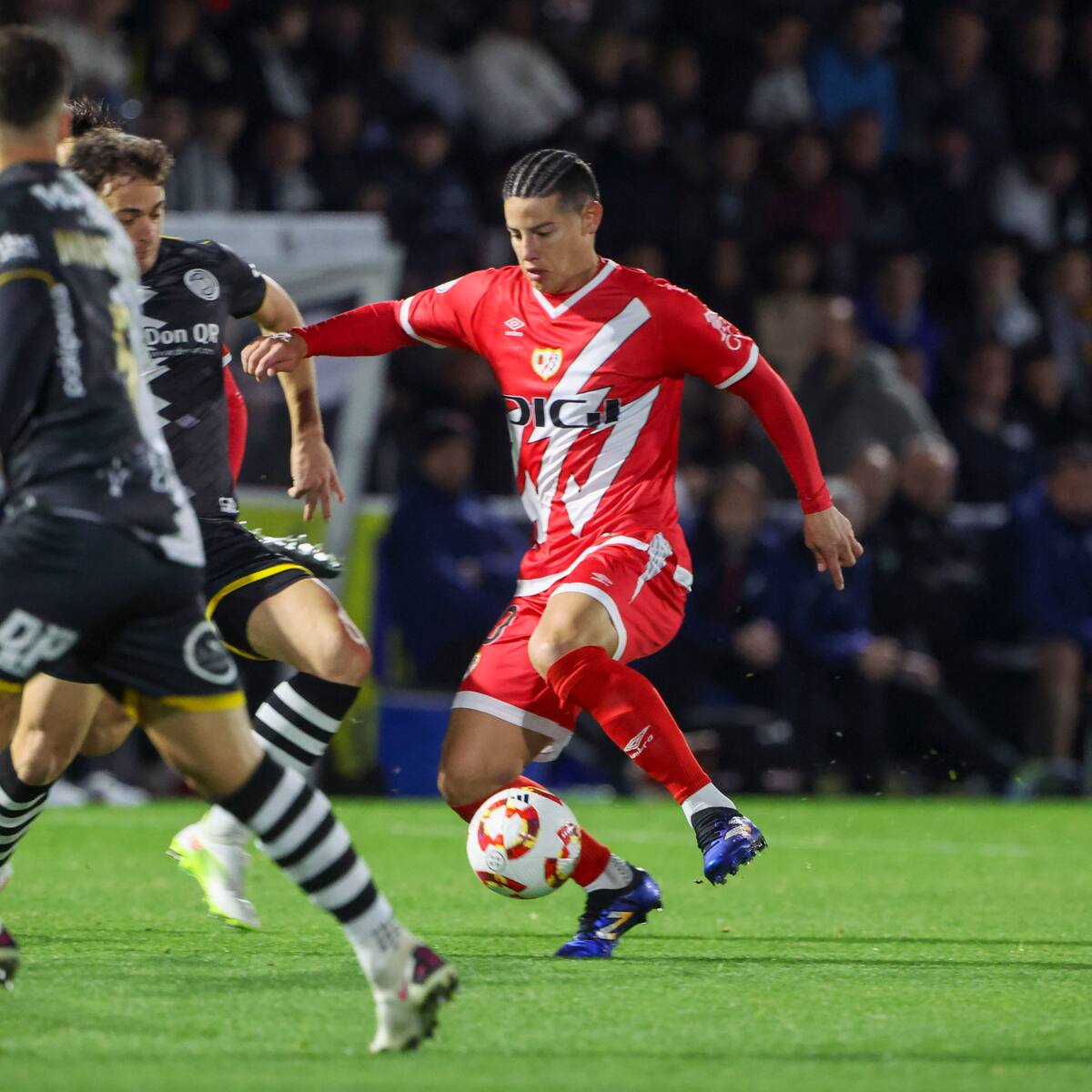 James Rodríguez da espectacular asistencia en remontada de Rayo Vallecano por Copa del Rey