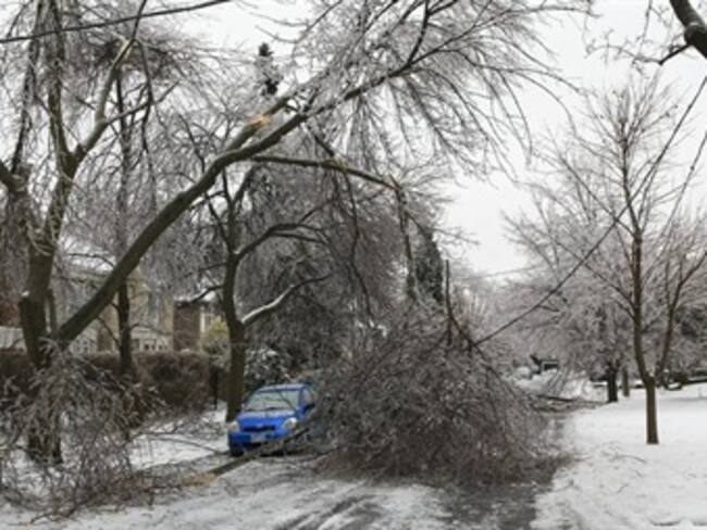 Toronto y el Este de Canadá están sin luz por tormenta de hielo