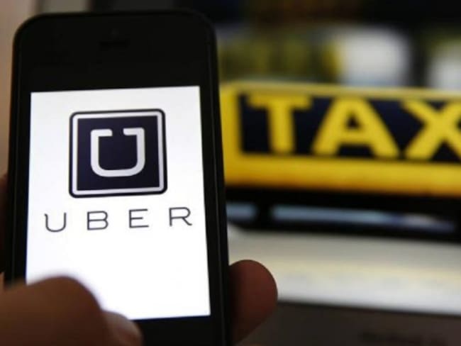 Controversia entre conductores de taxi y Uber por decisión de la SIC
