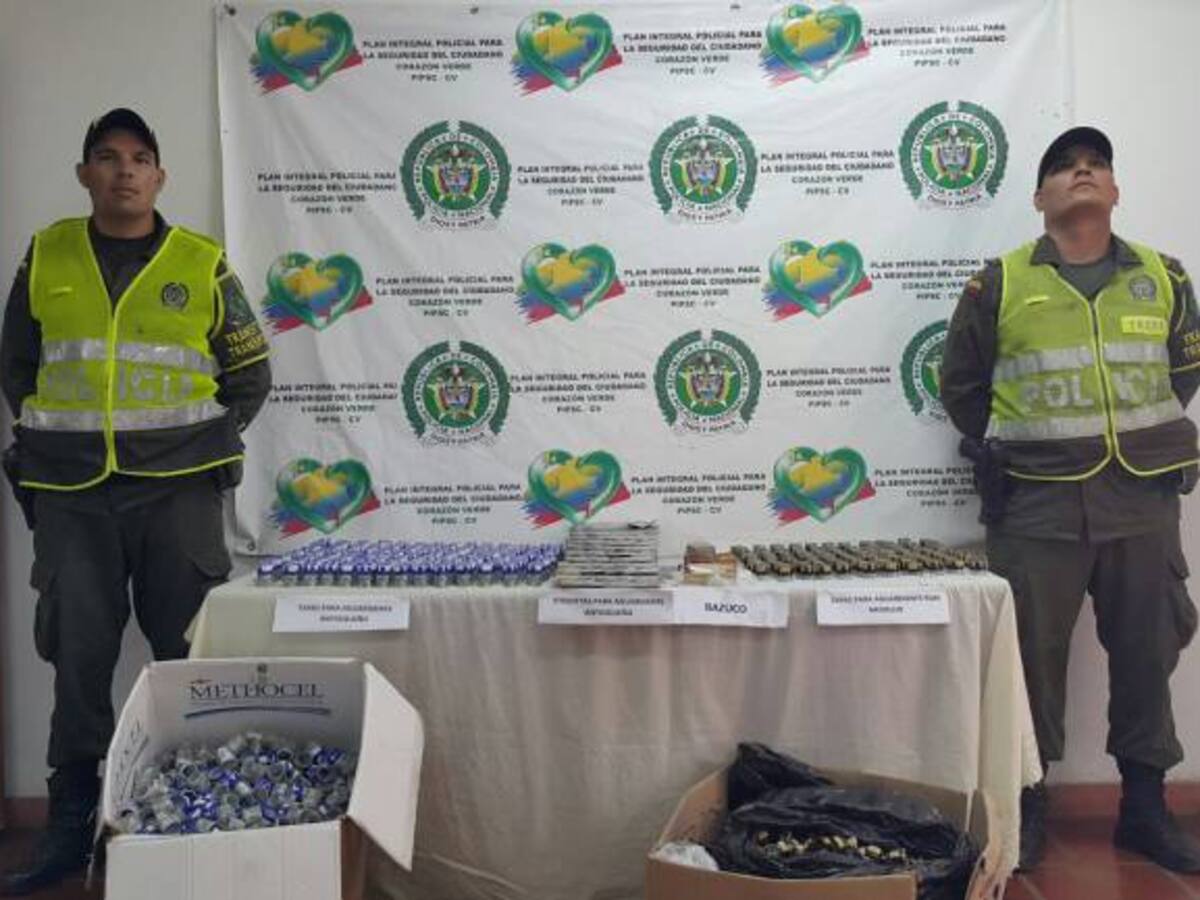 Policía de Bolívar incauto elementos para falsificación de licor en vehículo de empresa de mensajería