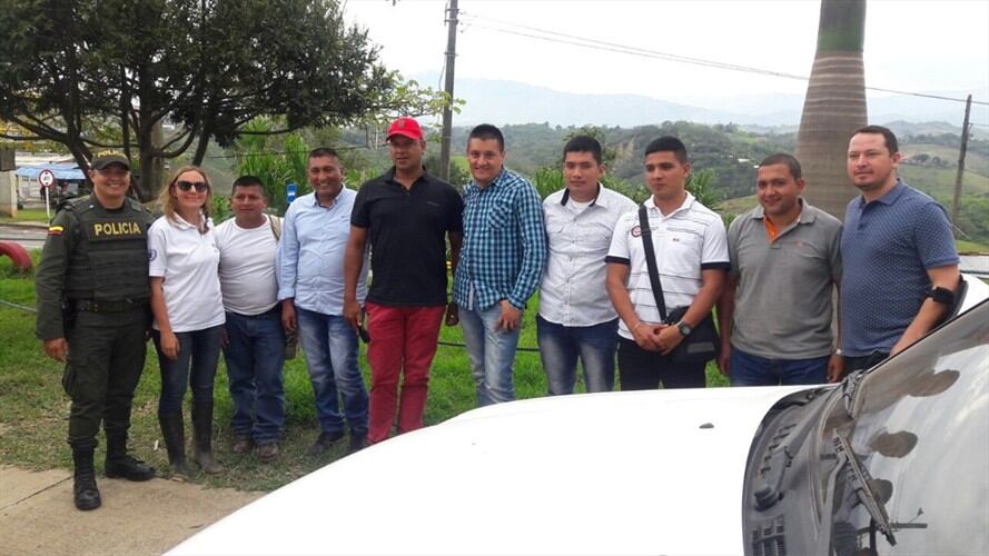 Liberan a los cuatro policías retenidos en el Cauca. Foto: Cortesía Policía Nacional