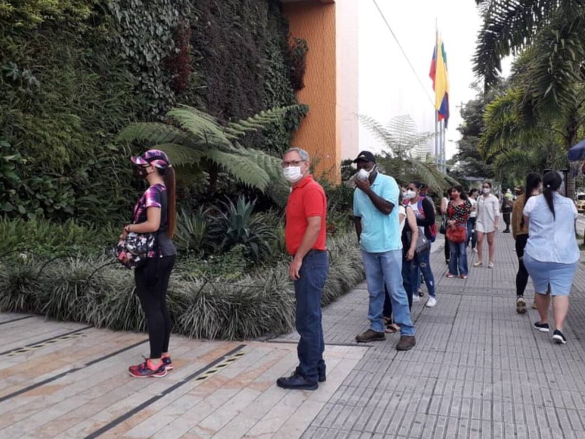 Sin contratiempo avanza el día sin IVA en Armenia