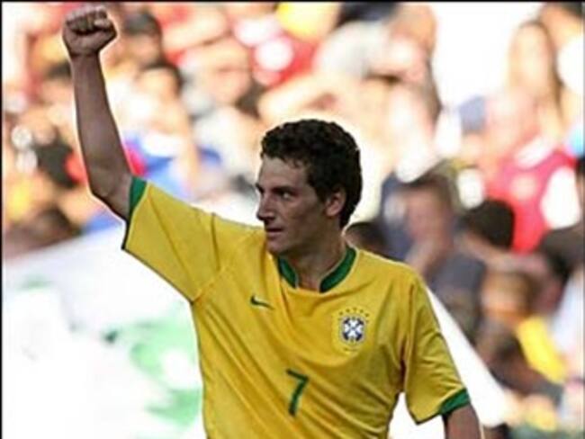 Elano primera baja de Brasil para cuartos de final