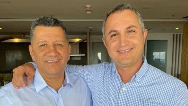 El gerente de la fábrica Leonardo Bedoya junto al gobernador Ricardo Orozco.