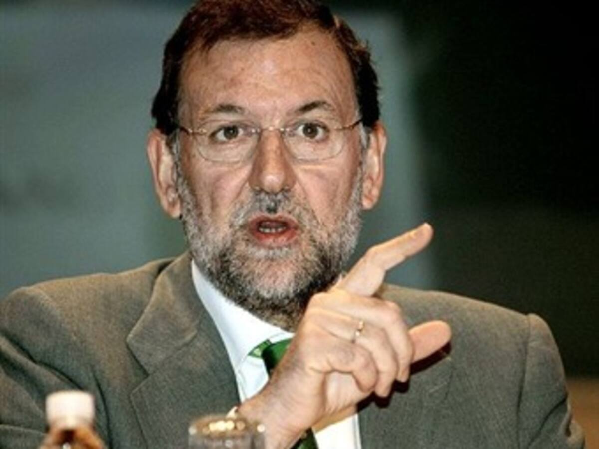 Si tengo que pedir el rescate, lo pediré, pero no actuaré presionado: Rajoy