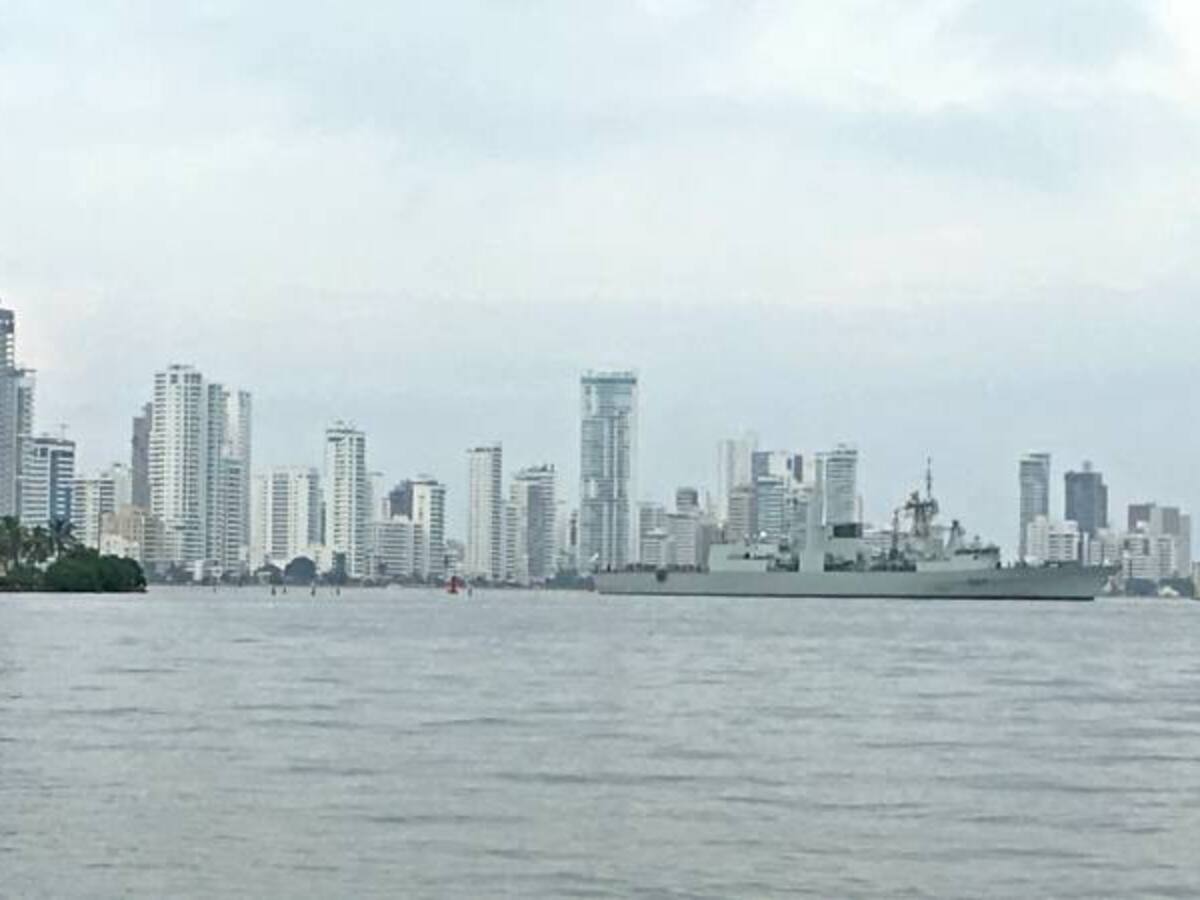 Fragata canadiense HMCS "Fredericton" de visita en Cartagena