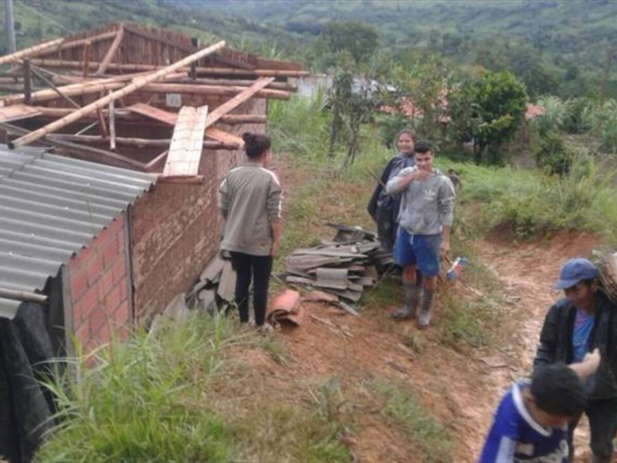 Caldas: dos viviendas fueron destechadas por los fuertes vientos en Marquetalia