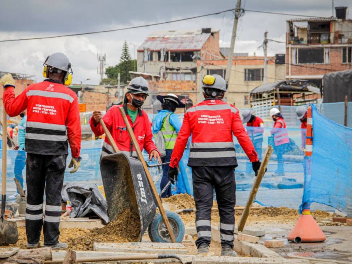 Ordenan conteo regresivo en las vallas de las obras públicas