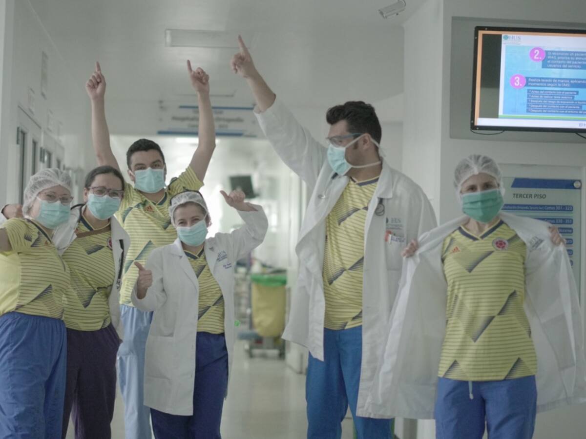 Figuras de la Selección agradecen labor de empleados de la salud colombiana