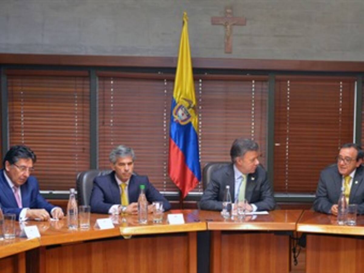 Santos busca el apoyo de las Cortes para impulsar la Reforma de Poderes
