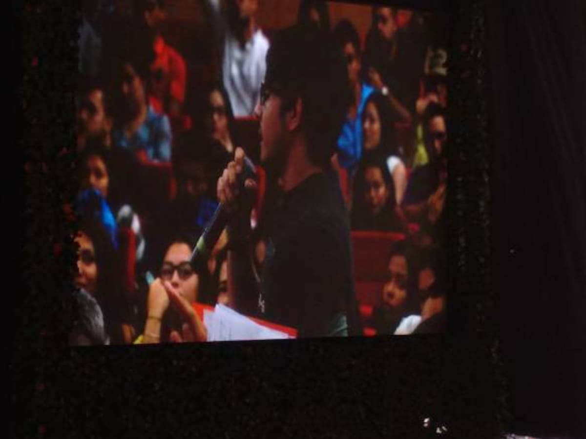 En Bucaramanga, un joven se vistió de negro y logró engañar a los Uribistas