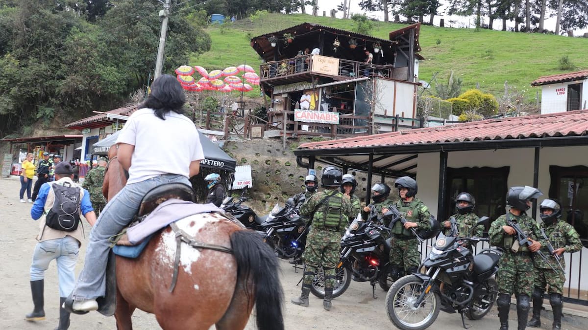 20 puestos de control militar en las vías del eje cafetero para garantizar seguridad en vacaciones