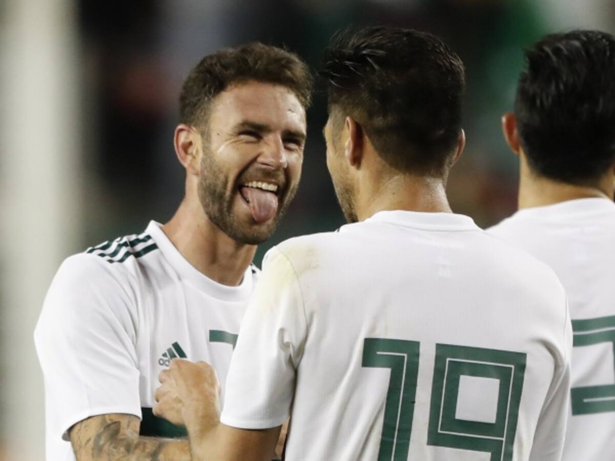 México vence a Islandia con goles Layún y uno de Fabian