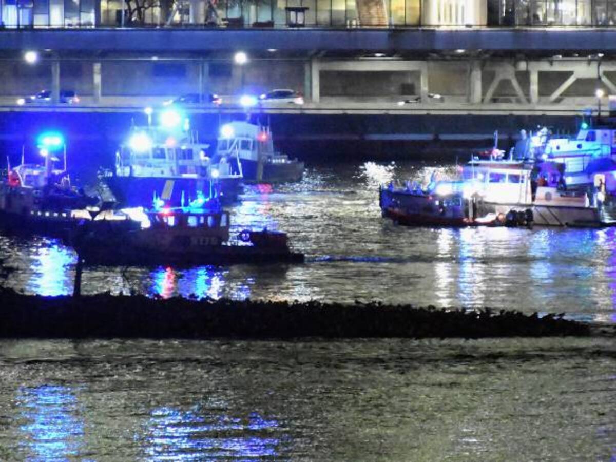 Se estrella helicóptero frente a la costa oriental de Manhattan