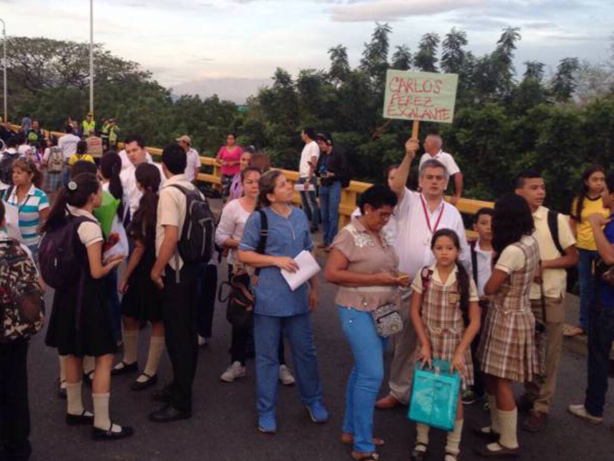 Alrededor de 270.000 venezolanos están irregularmente en Colombia: Christian Krüger