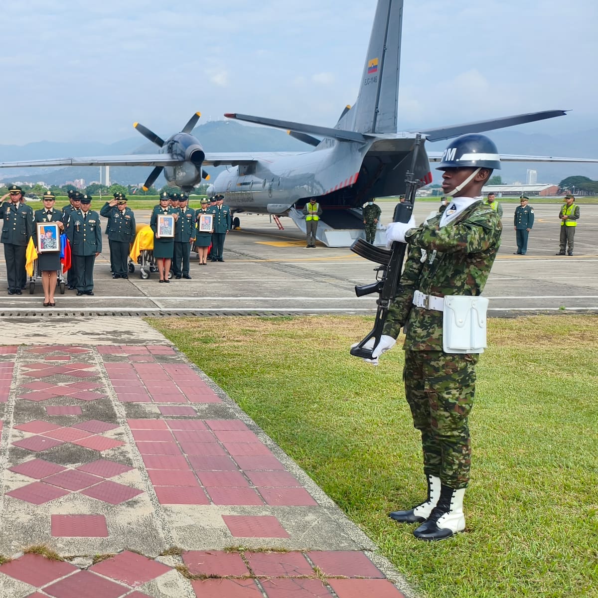 Con honores militares fueron recibidos en Cali los cuerpos de cinco soldados fallecidos en Putumayo