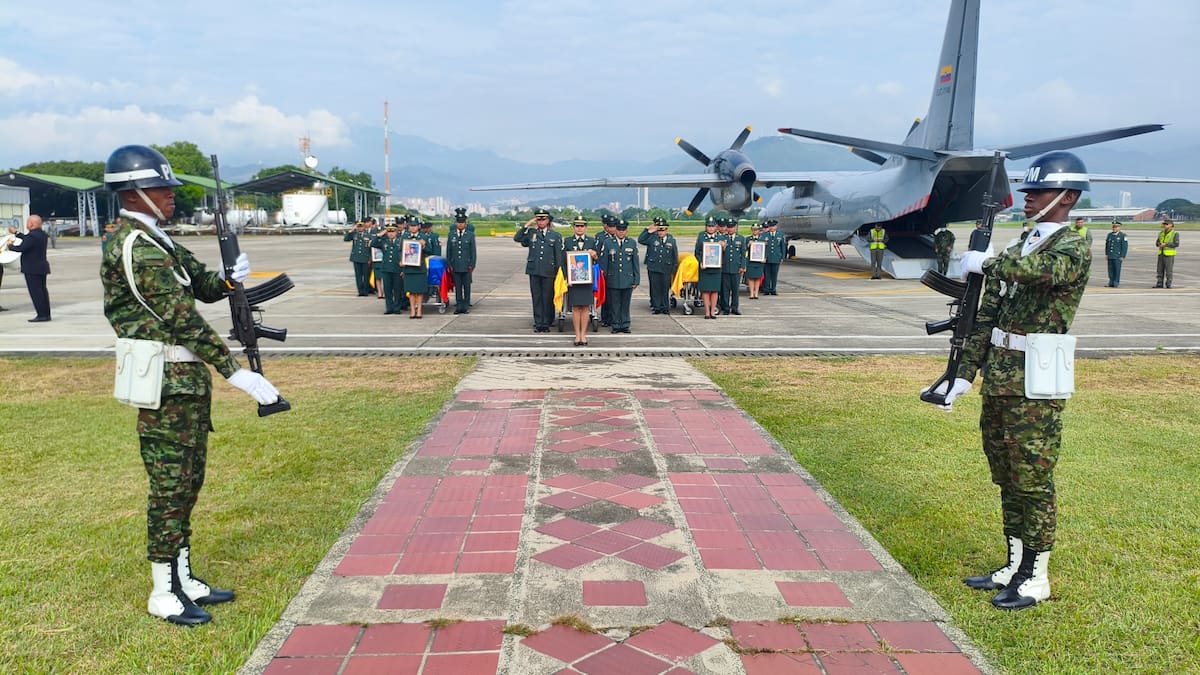 Con honores militares fueron recibidos en Cali los cuerpos de cinco soldados fallecidos en Putumayo