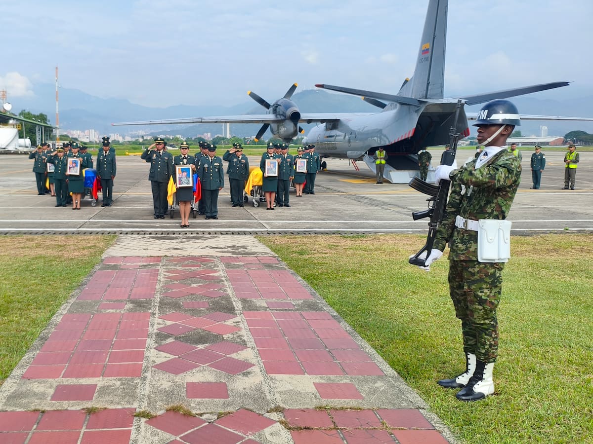 Con honores militares fueron recibidos en Cali los cuerpos de cinco soldados fallecidos en Putumayo
