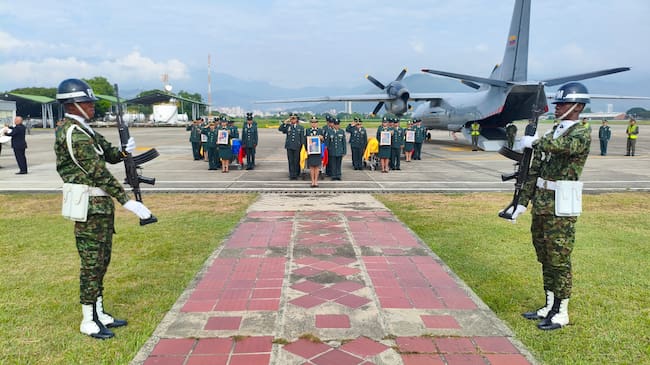 Con honores militares fueron recibidos en Cali los cuerpos de cinco soldados fallecidos en Putumayo