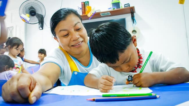 Medellín garantiza derechos de más de 480 niños indígenas a través del programa Buen Comienzo